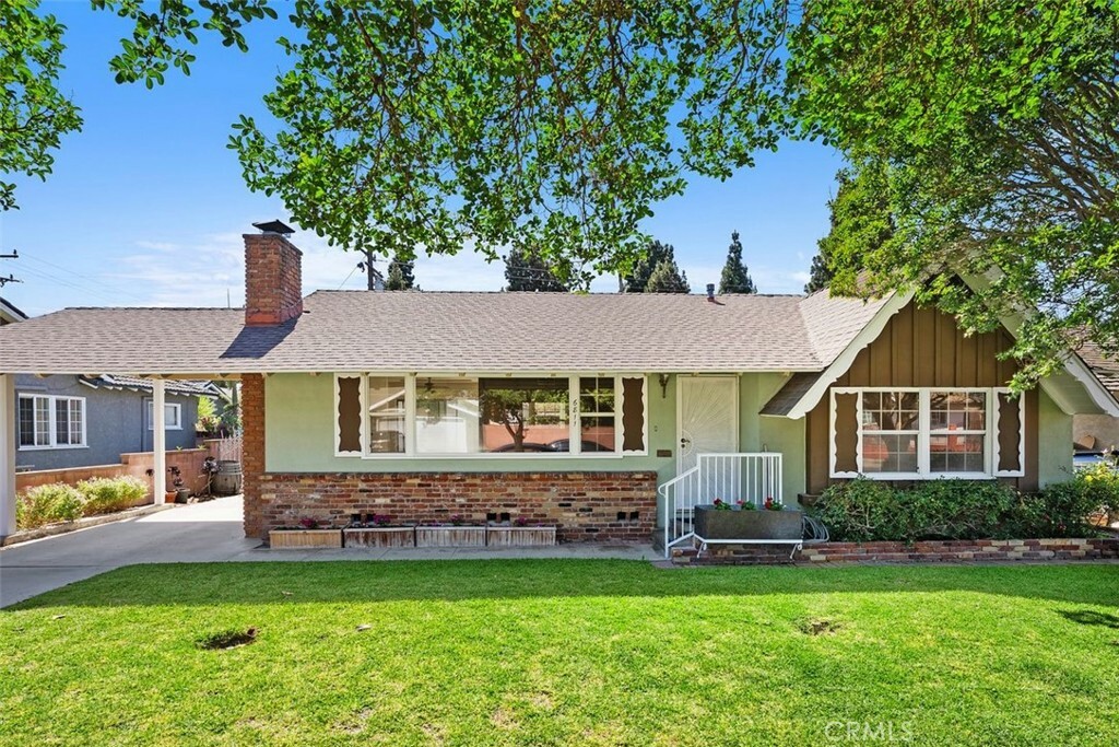Property Photo: 6811 Myrtle Avenue CA 90805