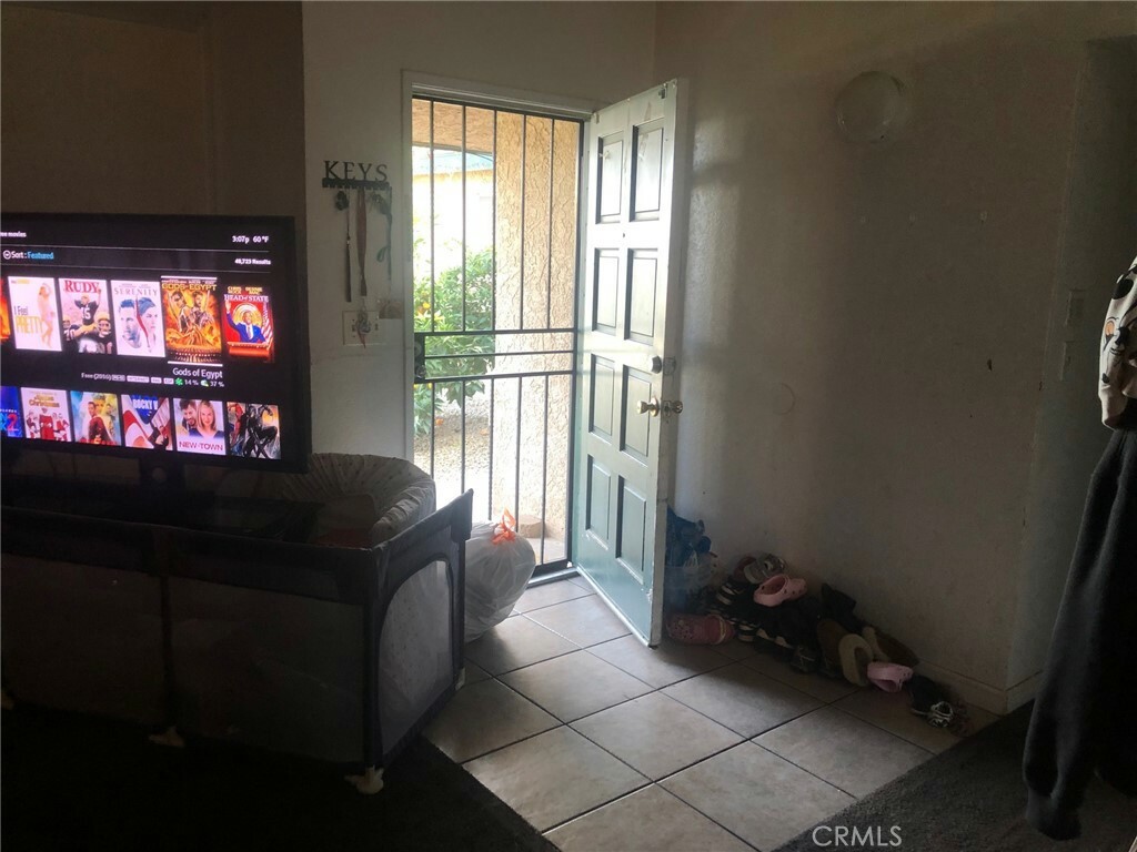 Property Photo: 2545 N Cecelia Avenue CA 93722