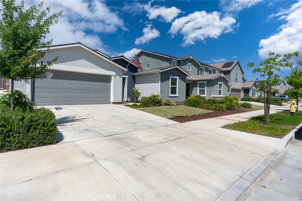 Property Photo:  627 Suzanne Drive  CA 95348 