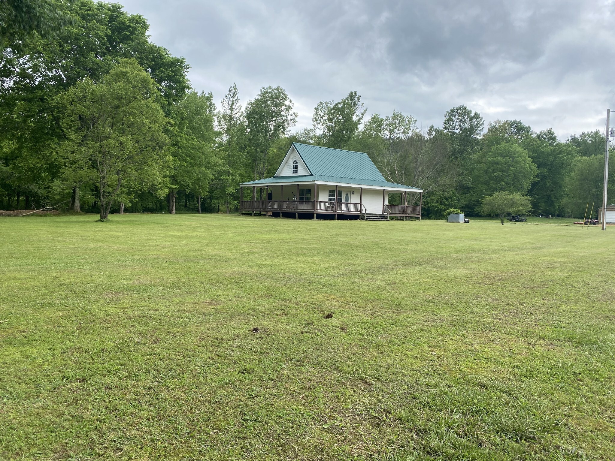 Property Photo: 912 Elk Creek Rd TN 37050