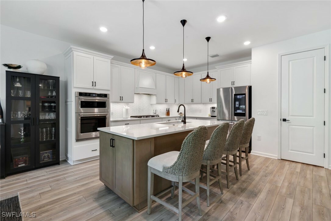 Property Photo: 10427 Ventana Lane FL 34120