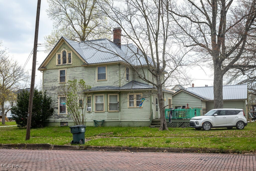 Property Photo: 295 W Ohio Avenue OH 44672
