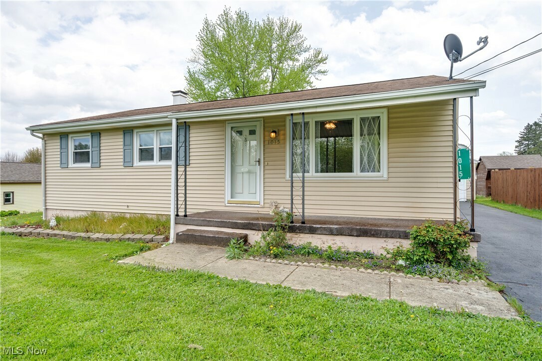Property Photo: 1015 Annabelle Street OH 44437