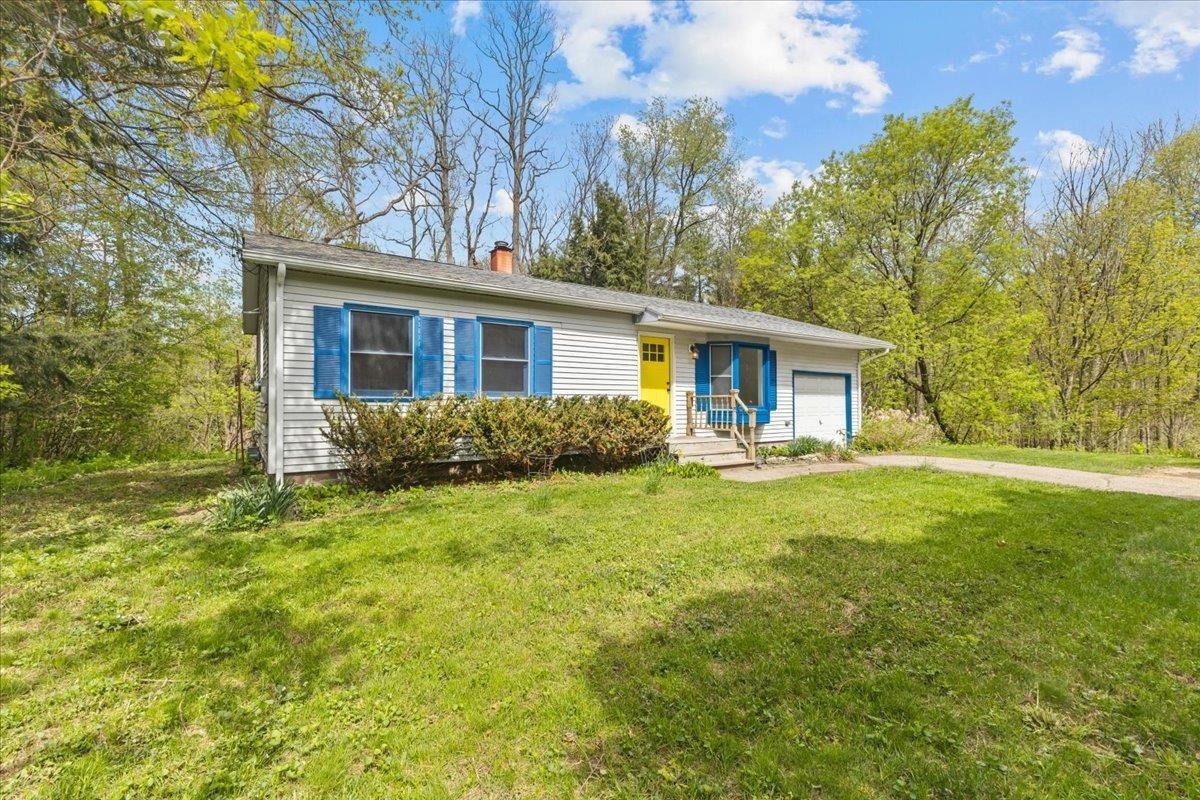 Property Photo: 925 Bay Road VT 05446