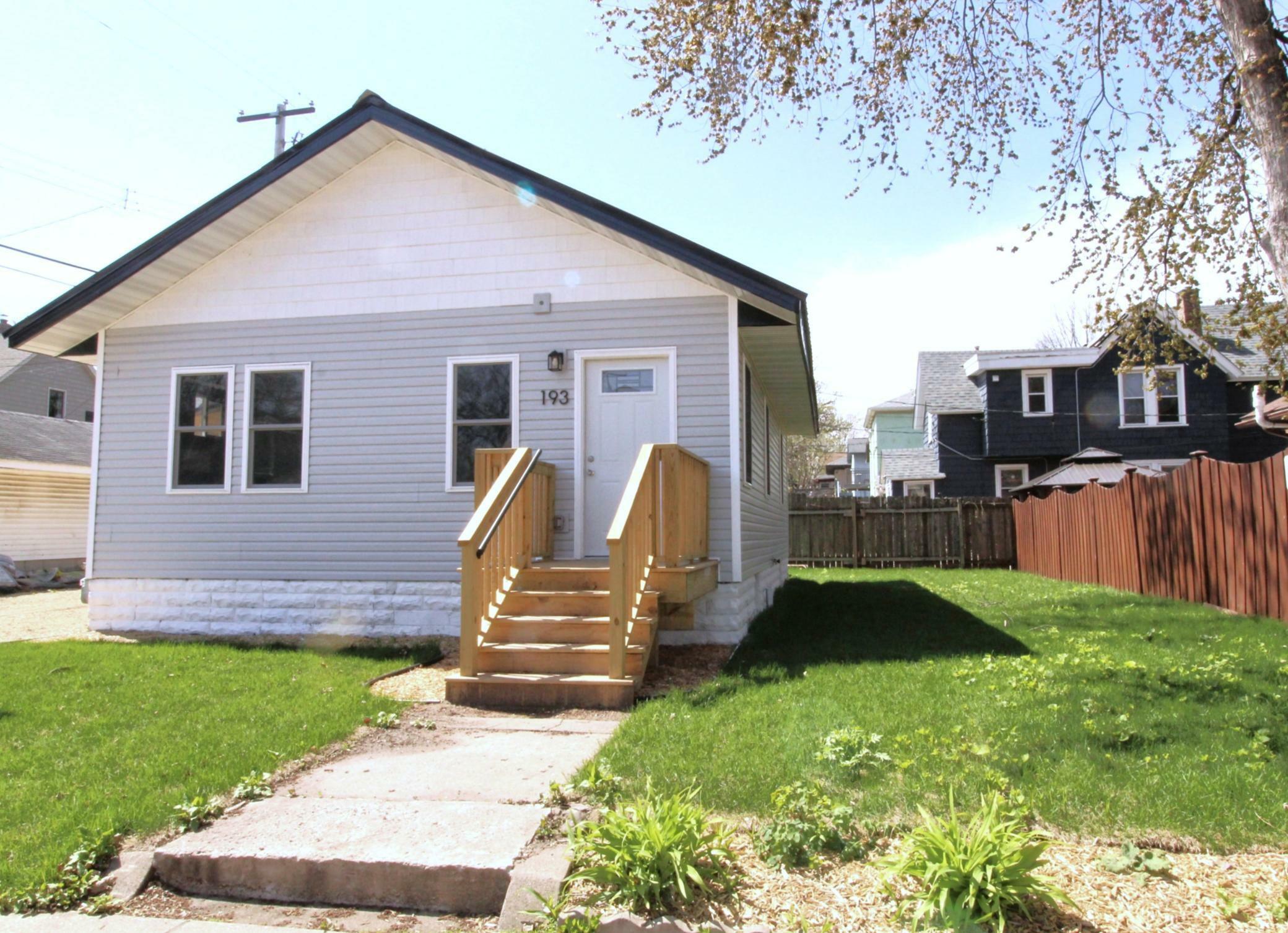 Property Photo: 193 Griggs Street N MN 55104