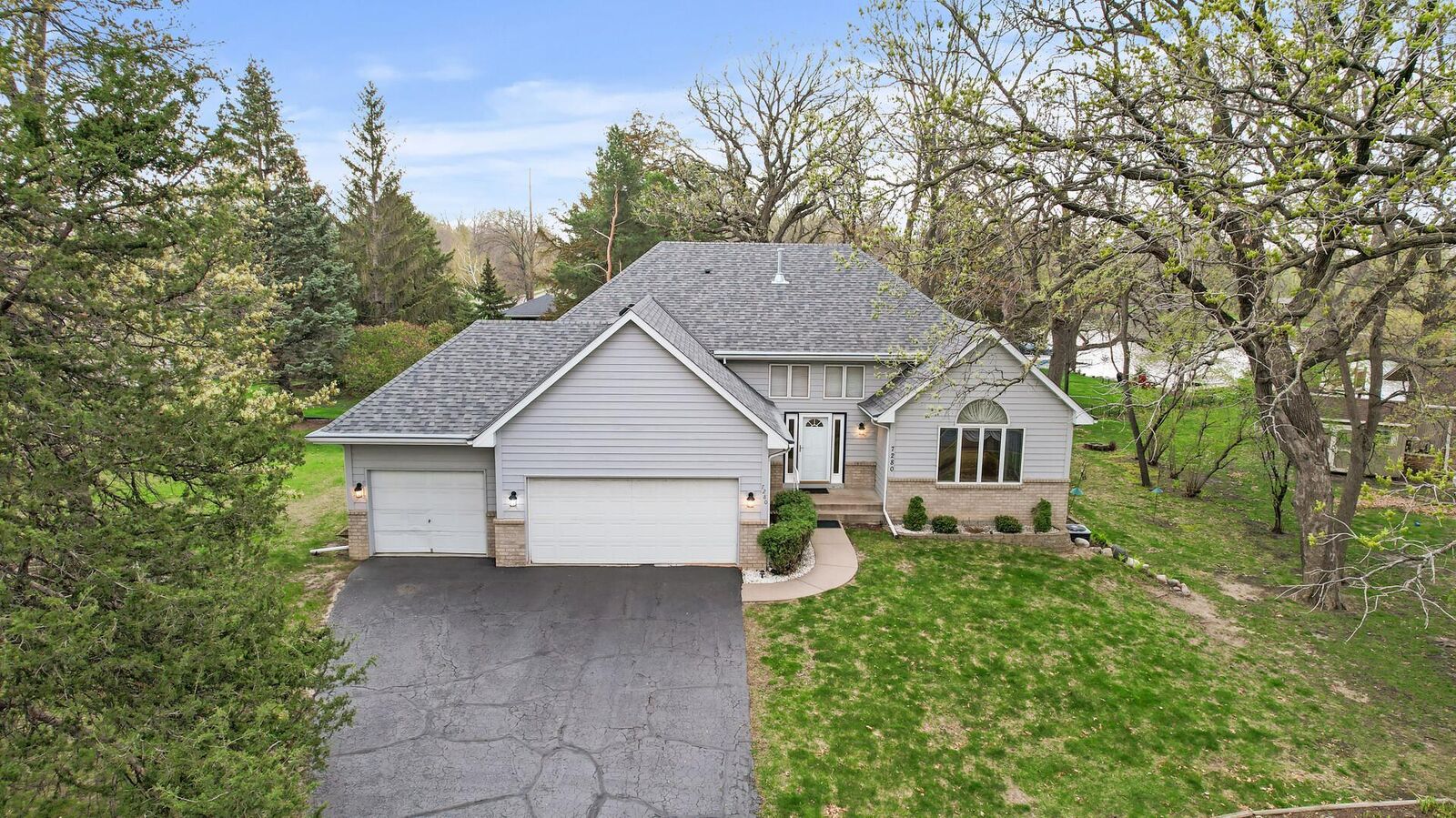 Property Photo:  7280 Pineview Lane N  MN 55369 