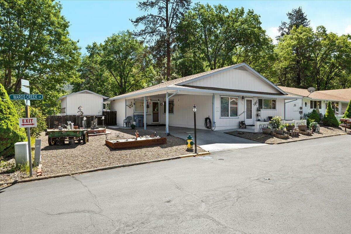 720 Brookside Circle  Rogue River OR 97537 photo