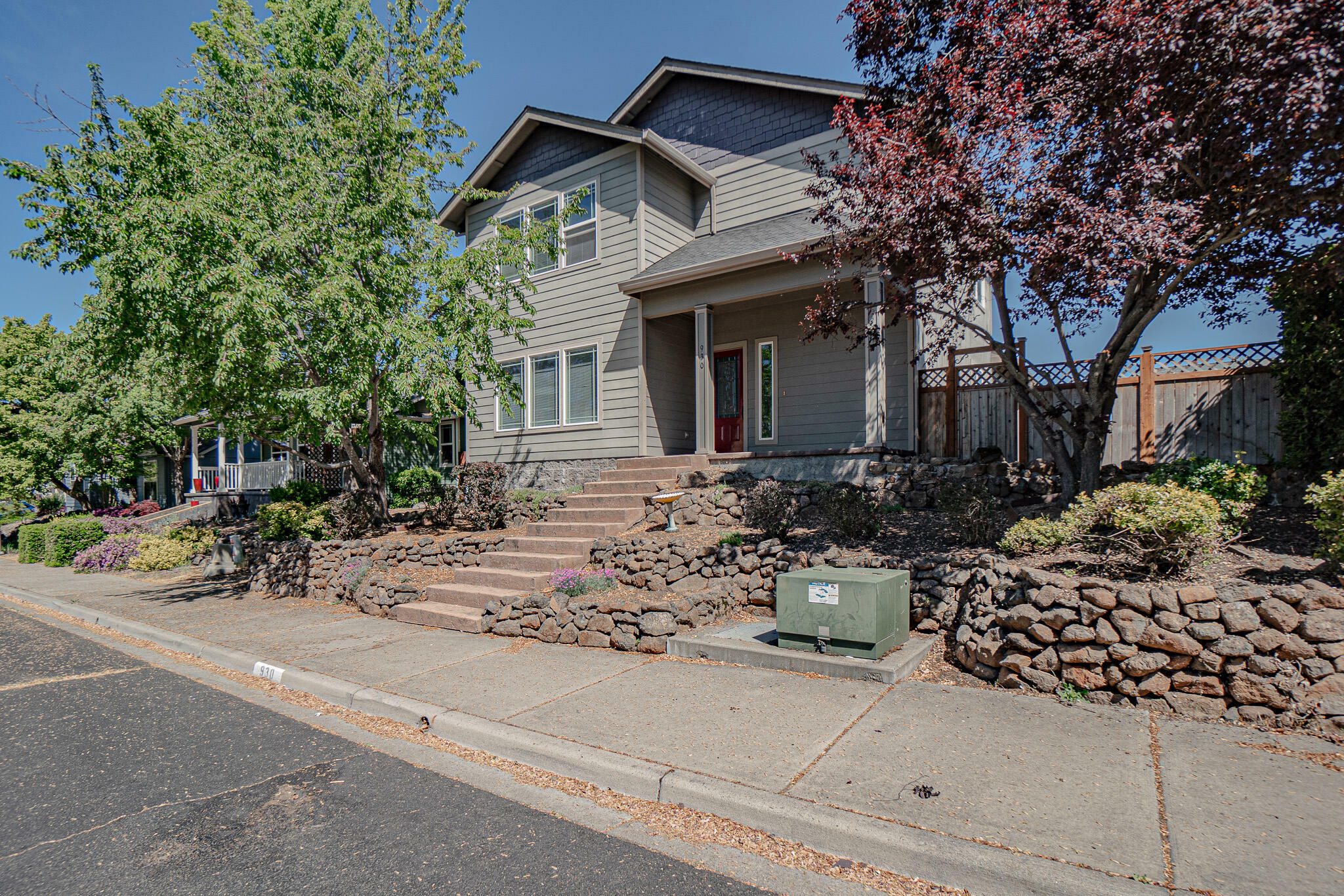 Property Photo: 930 Win Way OR 97524