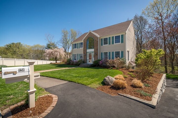 Property Photo: 124 Lilah Ln MA 01867