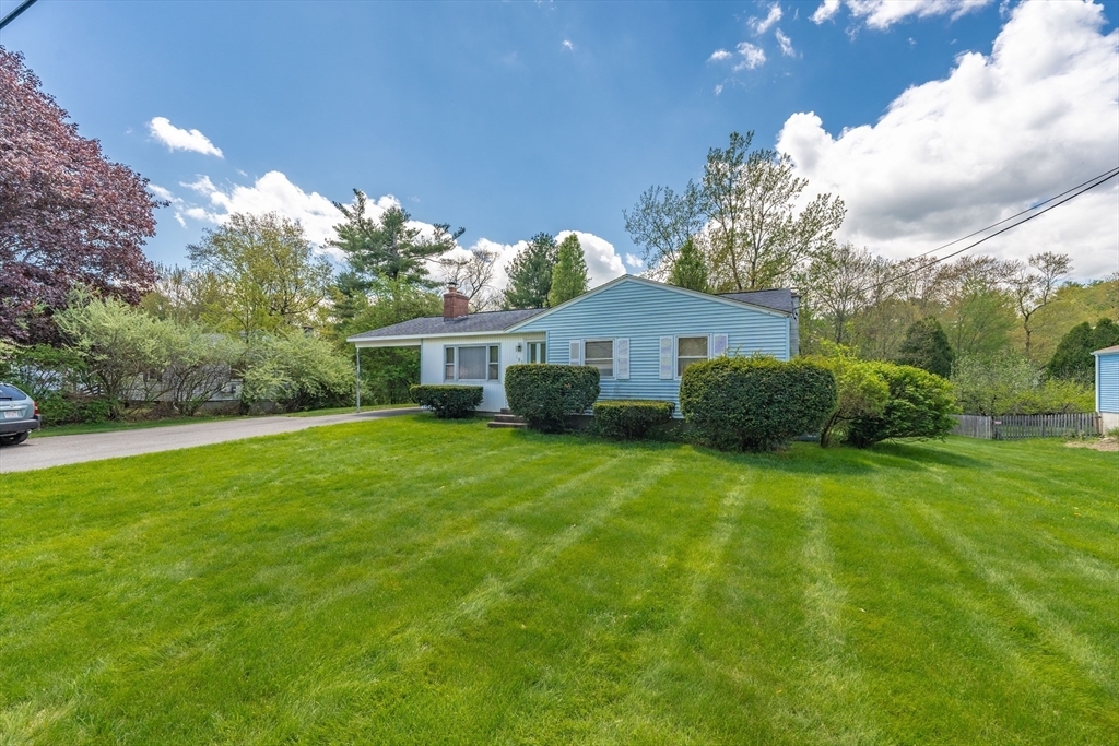 Property Photo: 183 Brookside Cir MA 01062