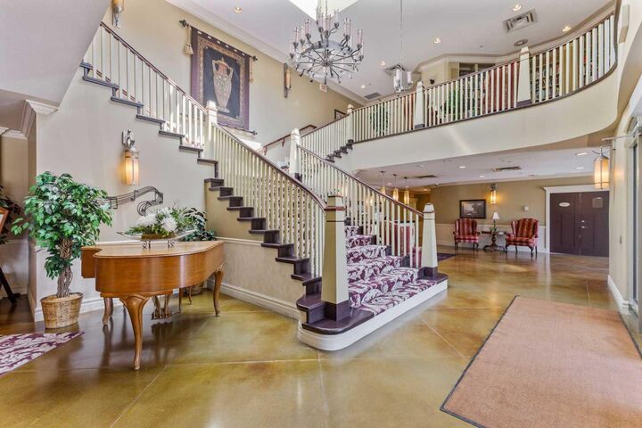 Property Photo:  1718 14 Avenue NW 409  AB T2N 4Y7 