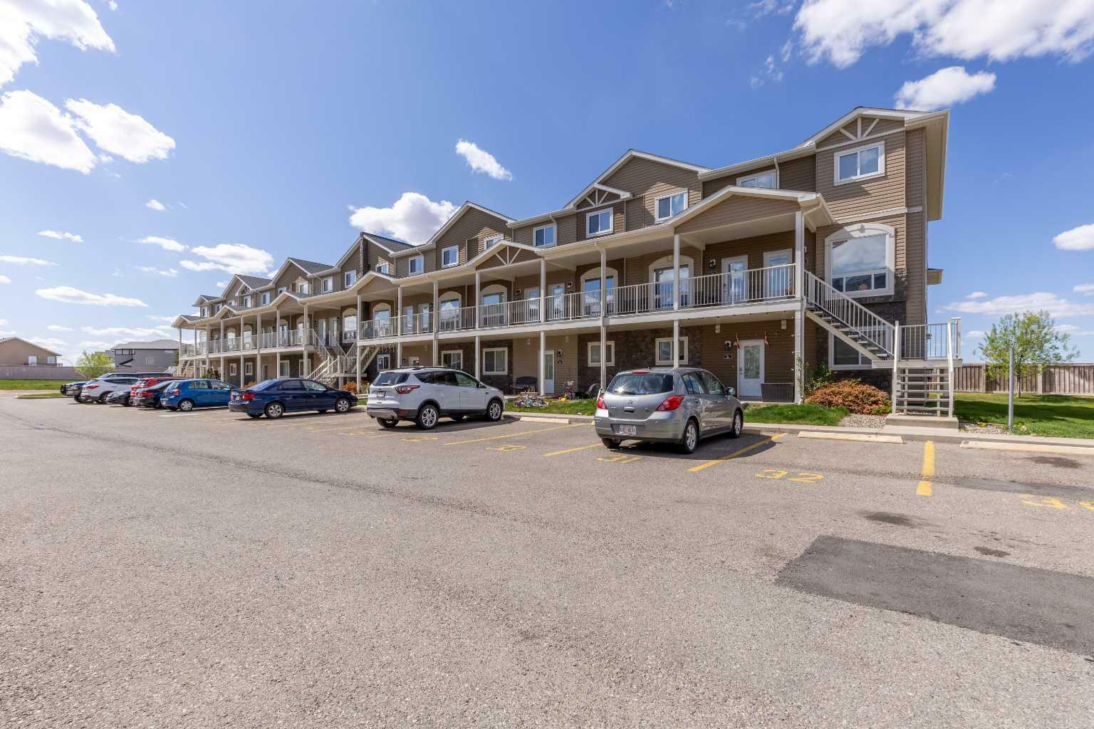 Property Photo: 47 Keystone Terrace W 35 AB T1J 5B8