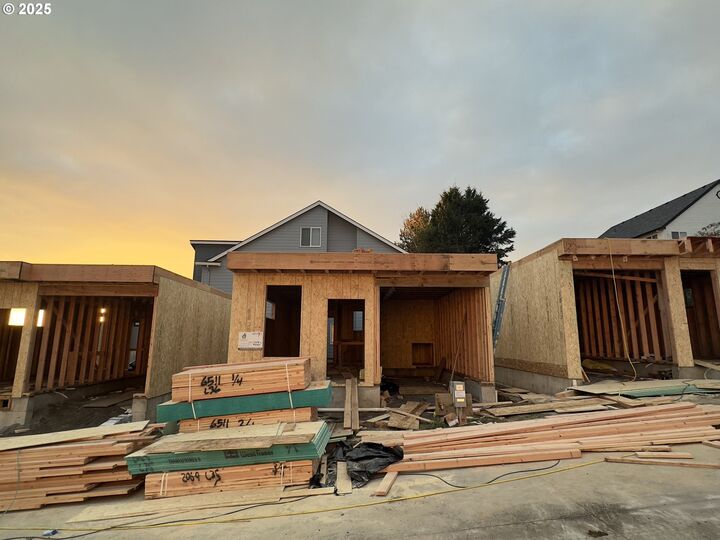 Property Photo:  4071 SW McKinley 36  OR 97080 