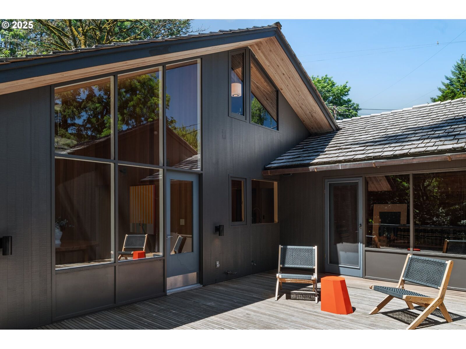 Property Photo: 2748 SW Talbot Rd OR 97201