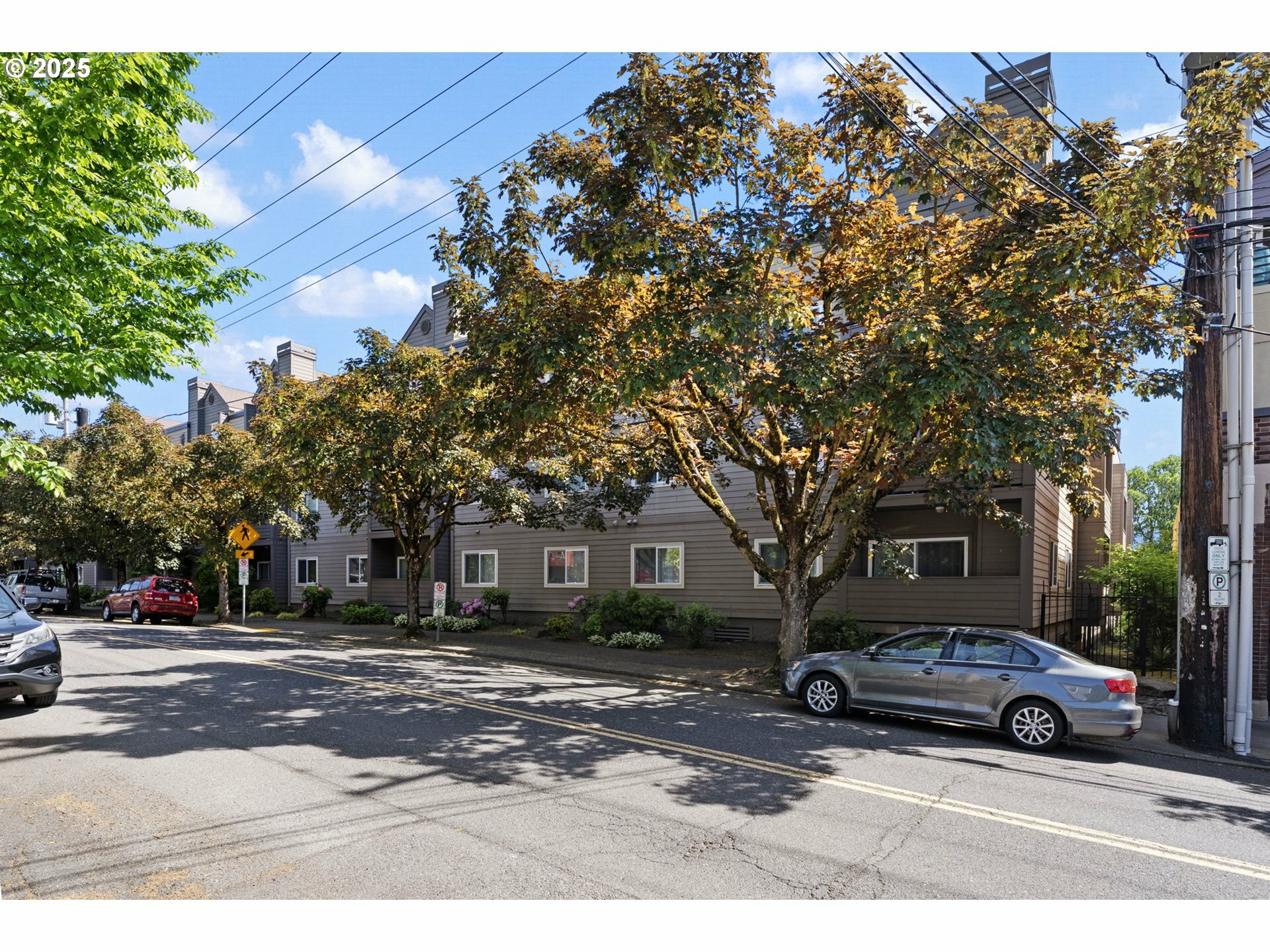 Property Photo: 4320 S Corbett Ave 117 OR 97239