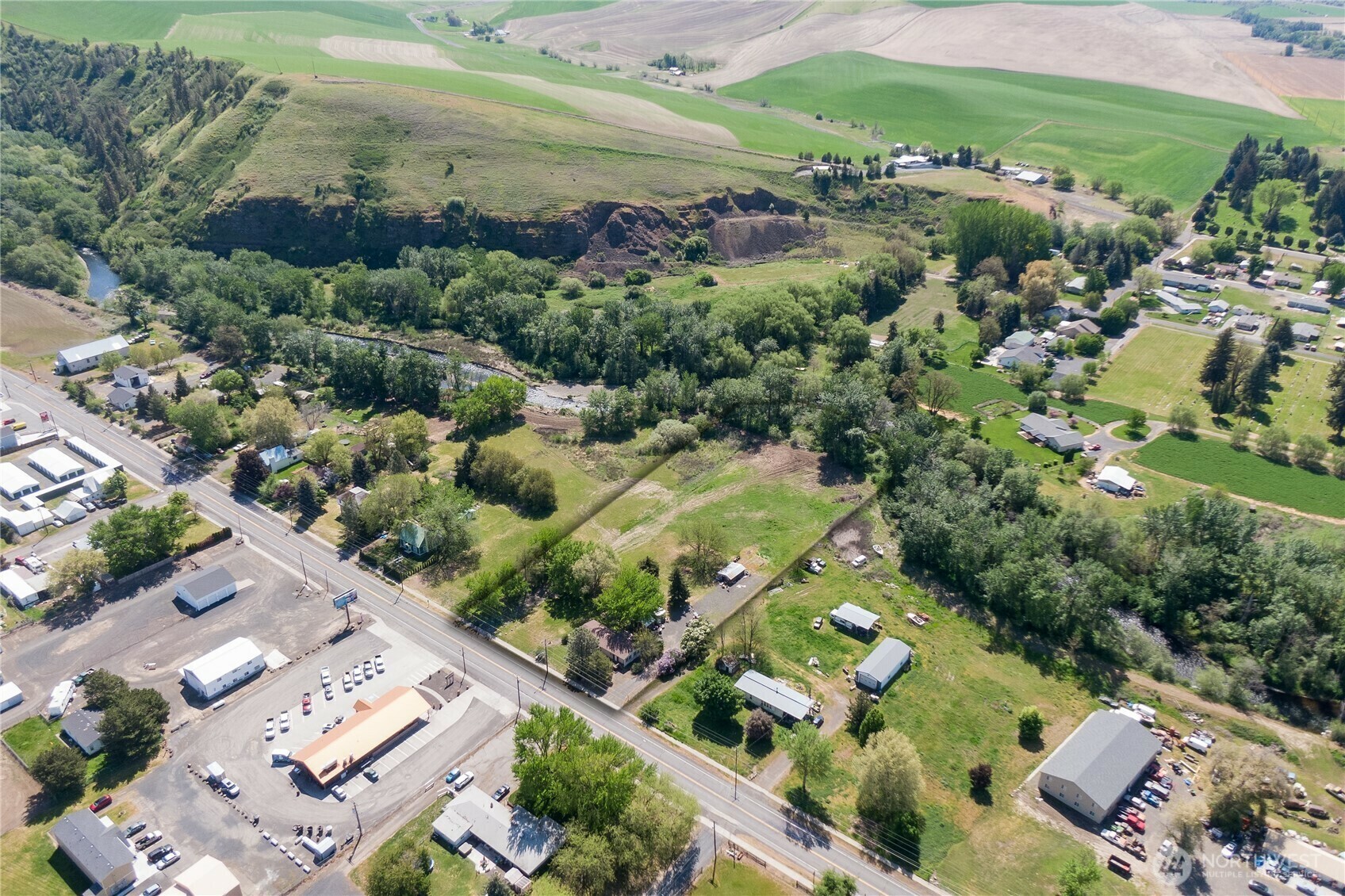 Property Photo: 686 Preston Avenue WA 99361