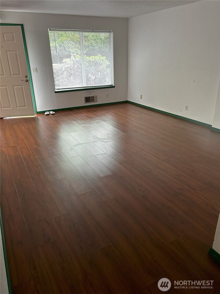 Property Photo:  6105  204th Street SW C4  WA 98036