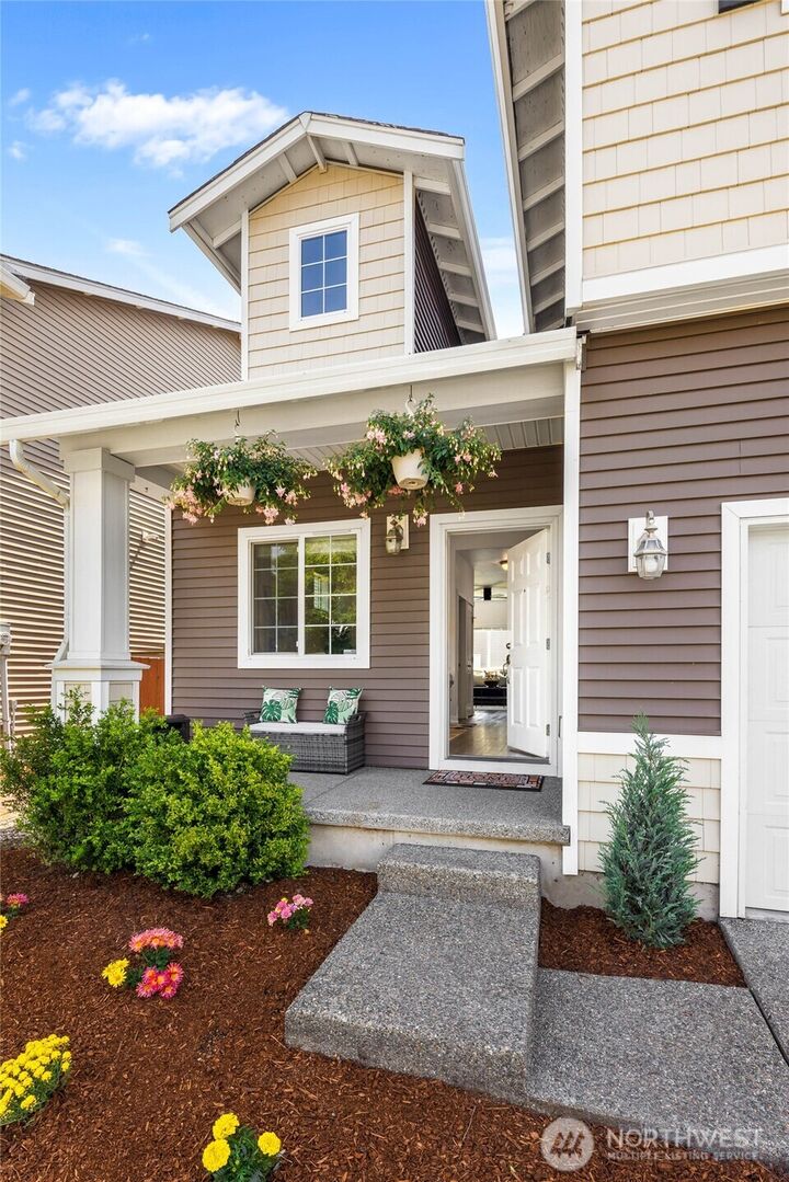 Property Photo:  1424  50th Street NE  WA 98002 