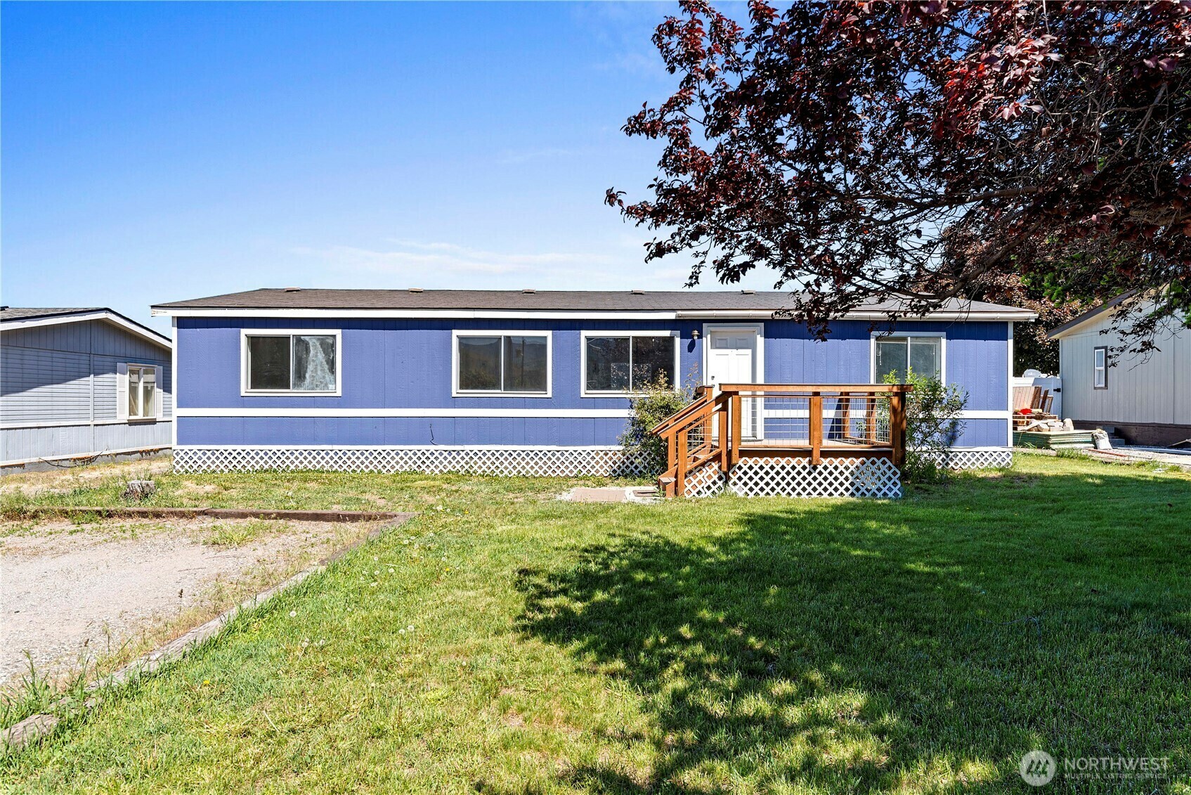 Property Photo: 1741 SE 4th St WA 98802