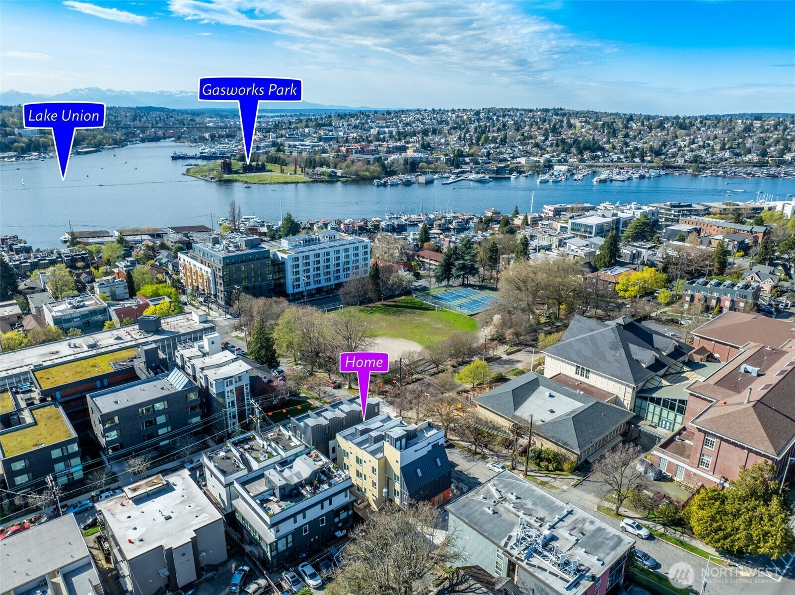 Property Photo: 261 E Louisa Street WA 98102
