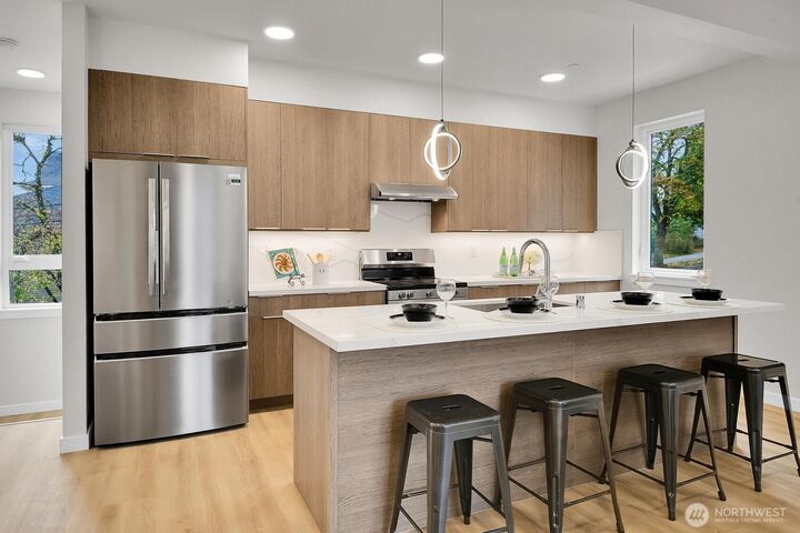 Property Photo:  261 E Louisa Street  WA 98102 