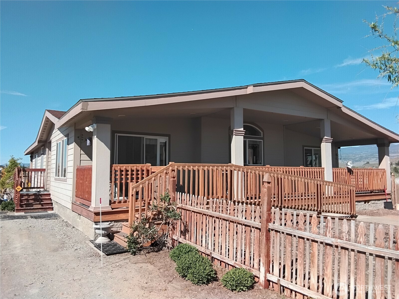 Property Photo: 32 Valley View Drive WA 98855