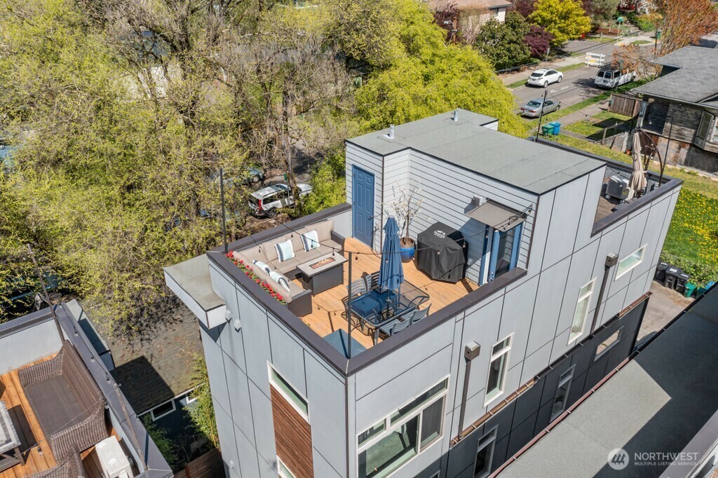 Property Photo: 726 Martin Luther King Junior Way C WA 98122