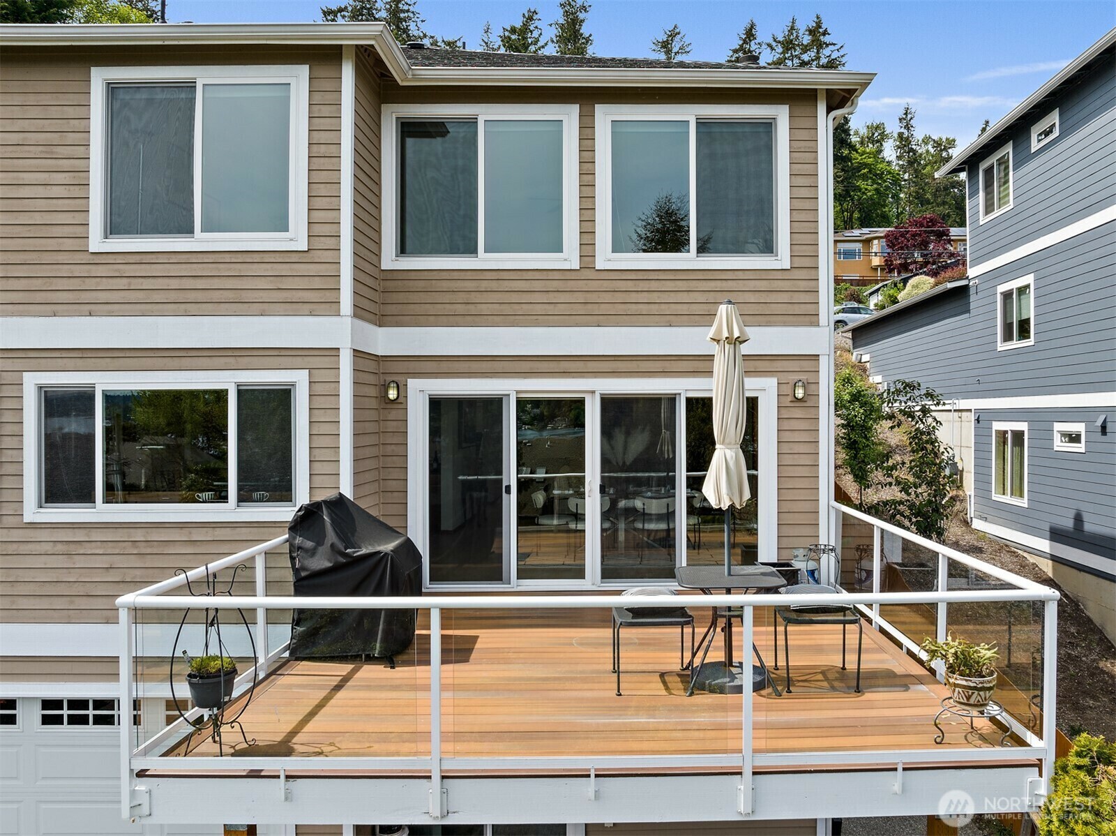 Property Photo: 8533 NE Juanita Drive WA 98034
