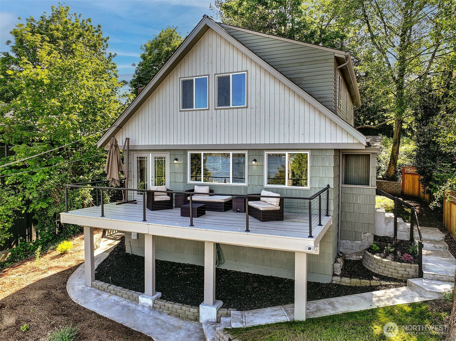 Property Photo: 9919 Arrowsmith Avenue S WA 98118