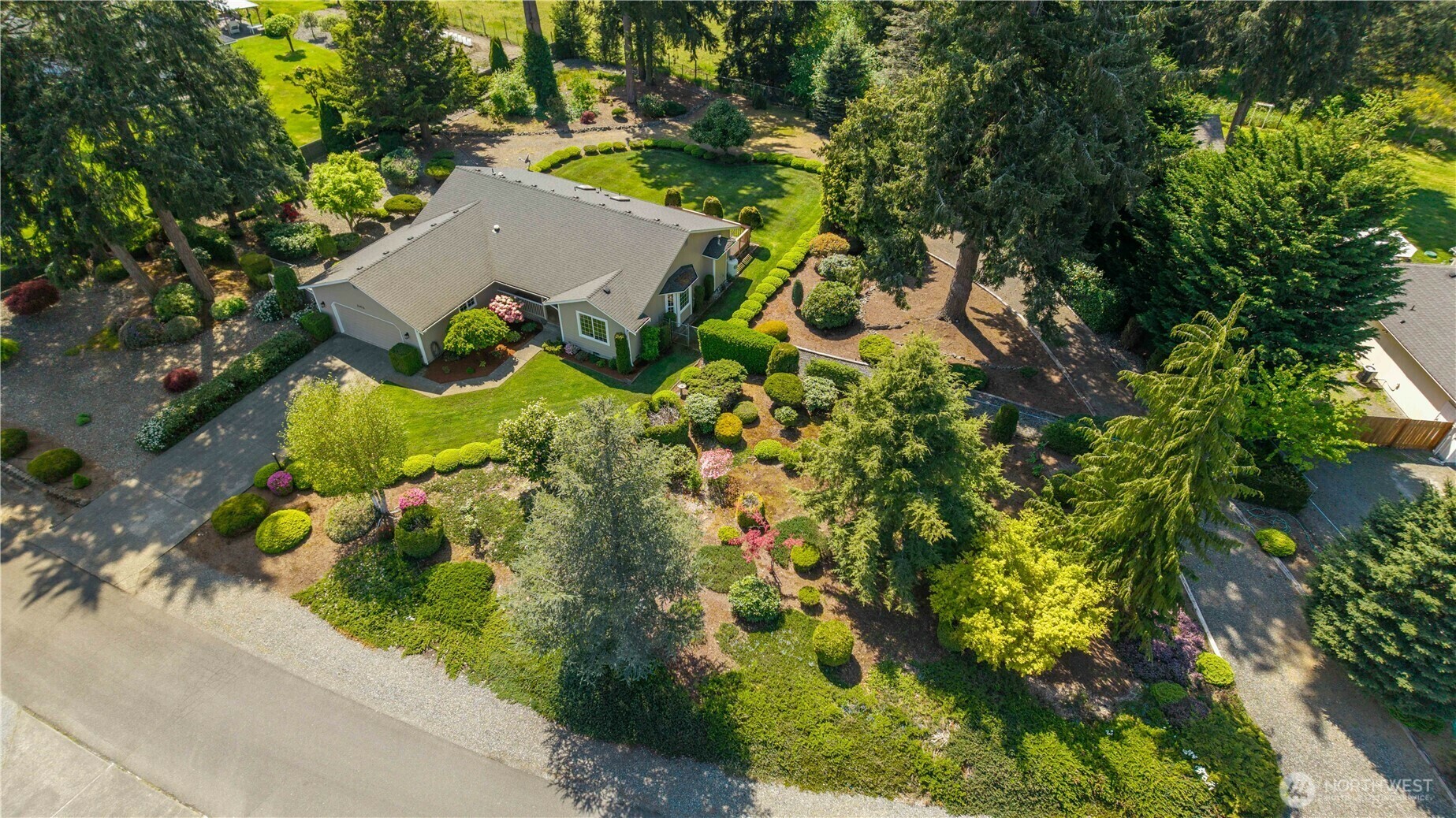 Property Photo: 26416 41st Avenue E WA 98387