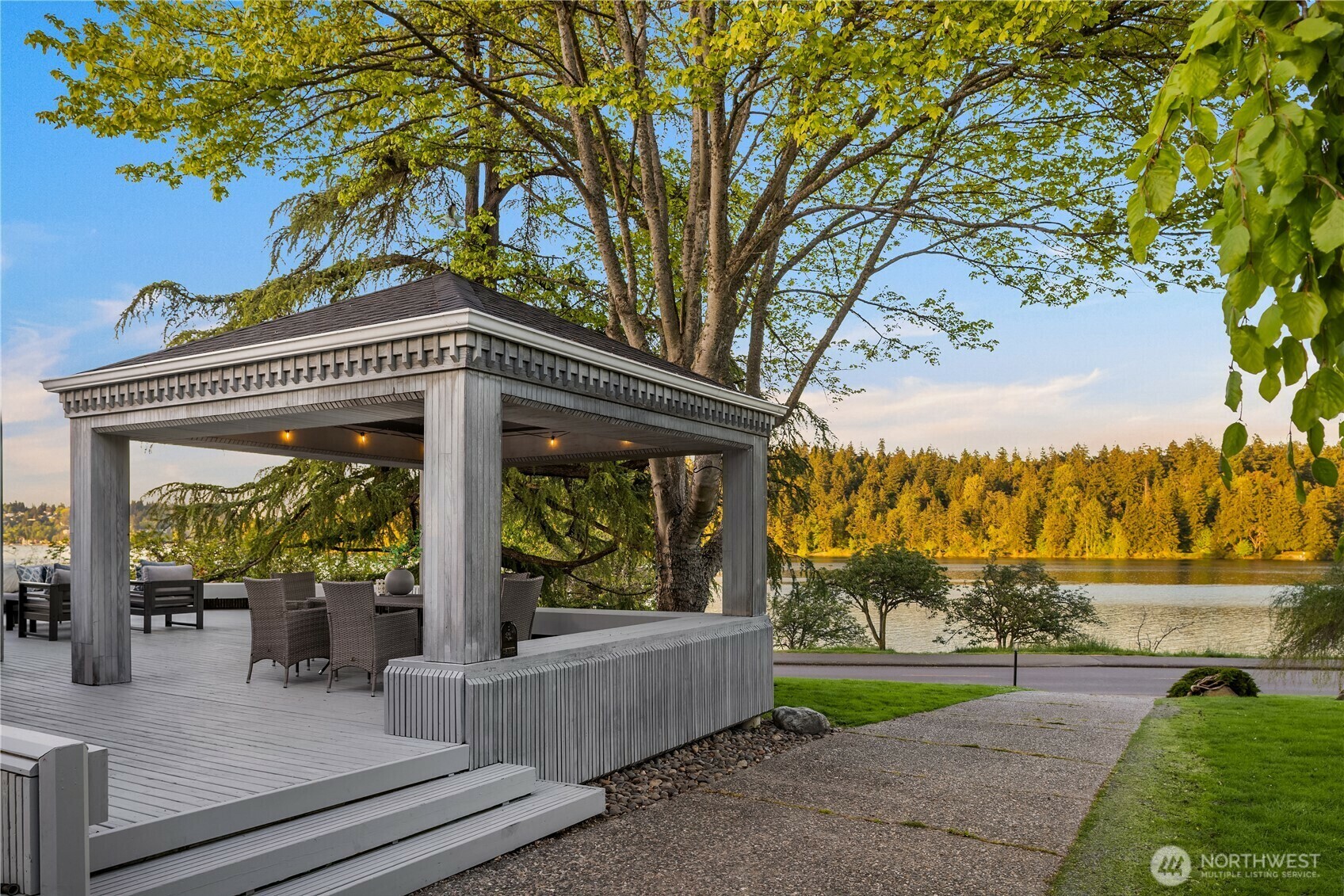 Property Photo: 5063 Lake Washington Boulevard S WA 98118
