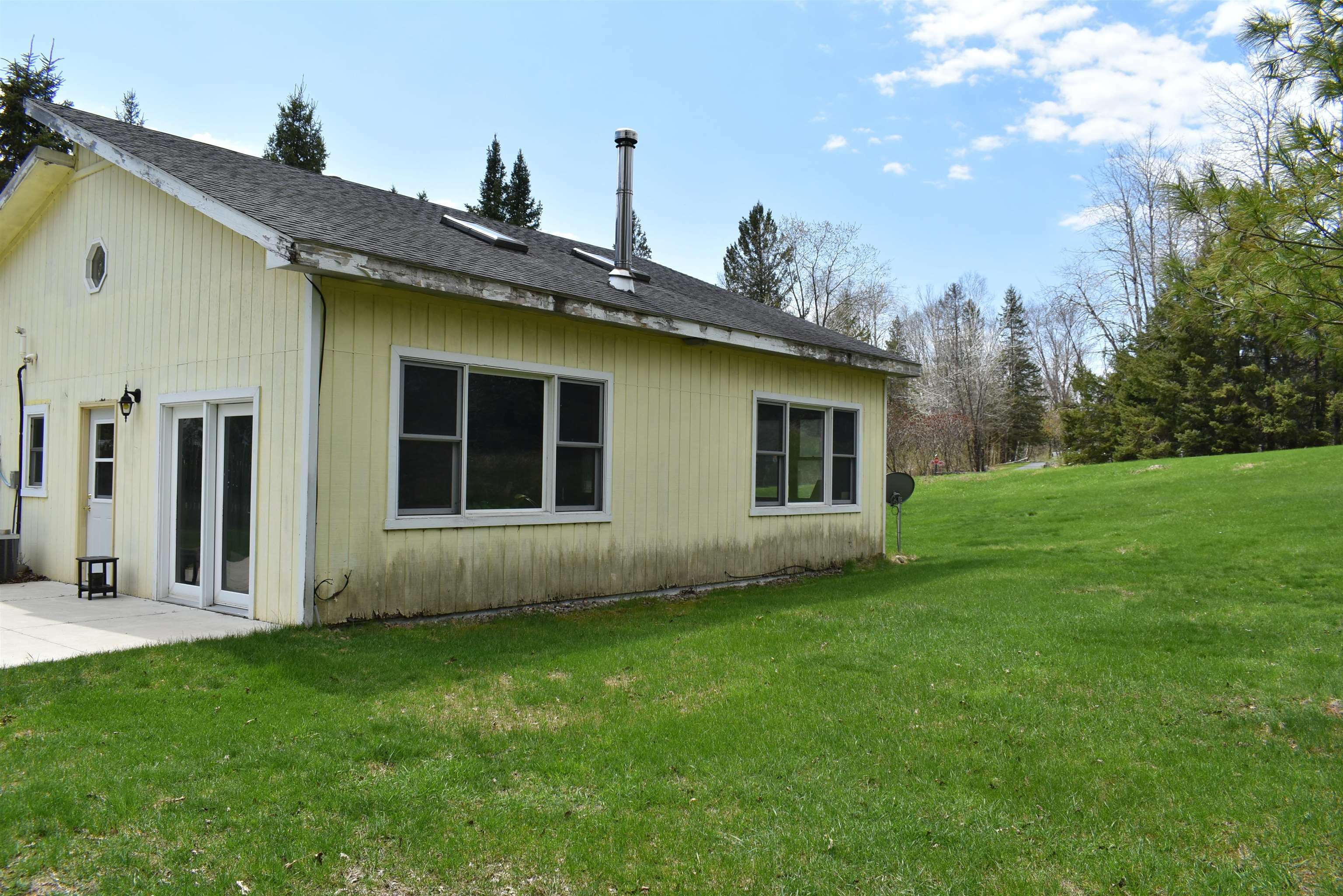 Property Photo: 15292 Brook Lane WI 54138-9743