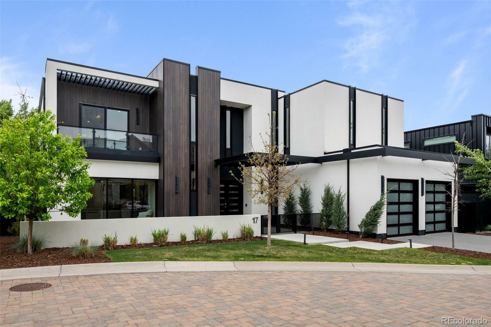 Property Photo: 2821 E Cedar Avenue 17 CO 80209