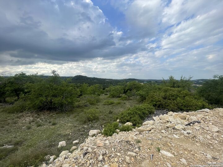 Property Photo: 23715 Oakshire Ridge TX 78006