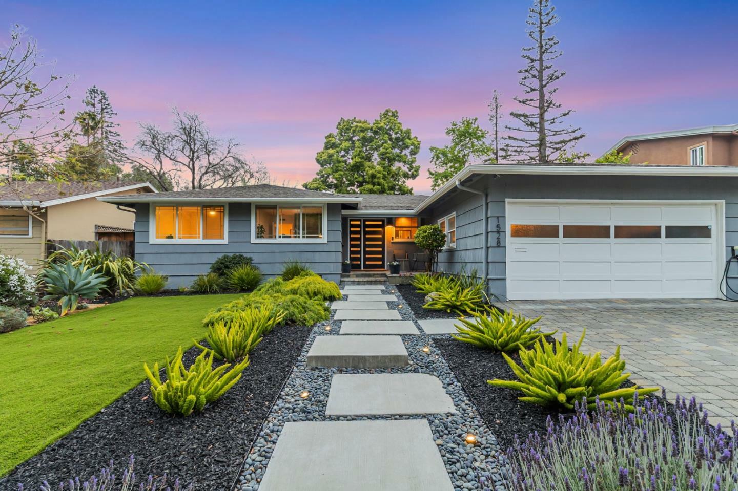 Property Photo: 1528 Fernside Street CA 94061