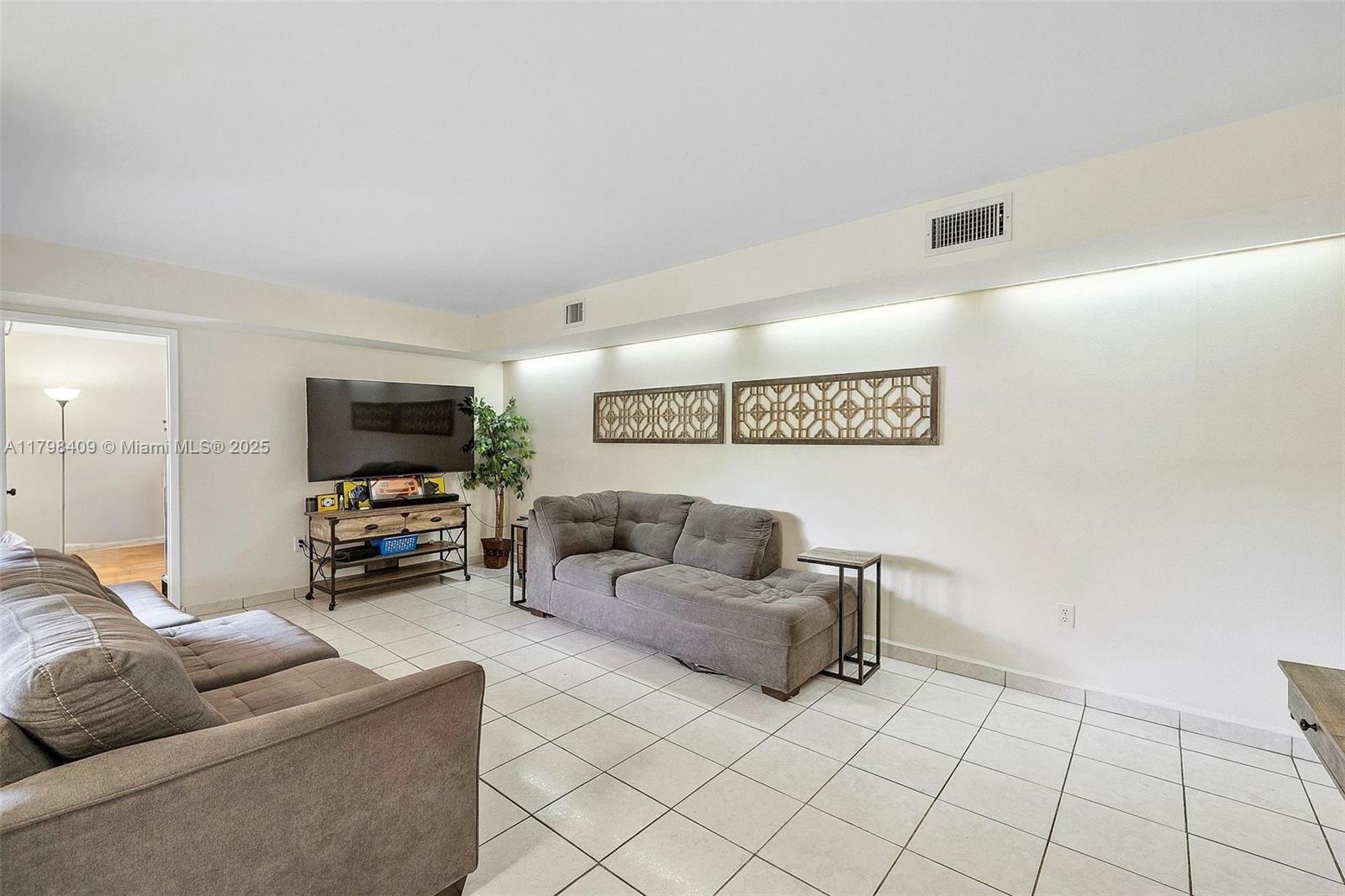 Property Photo: 8830 SW 123rd Ct I-308 FL 33186
