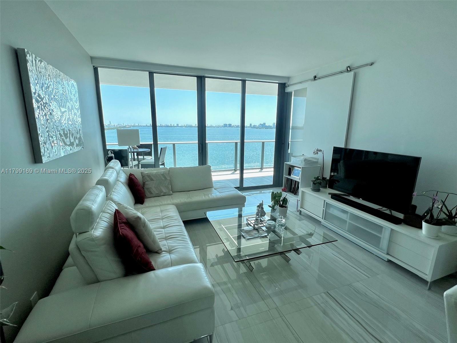 Property Photo: 3131 NE 7th Ave 1404 FL 33137
