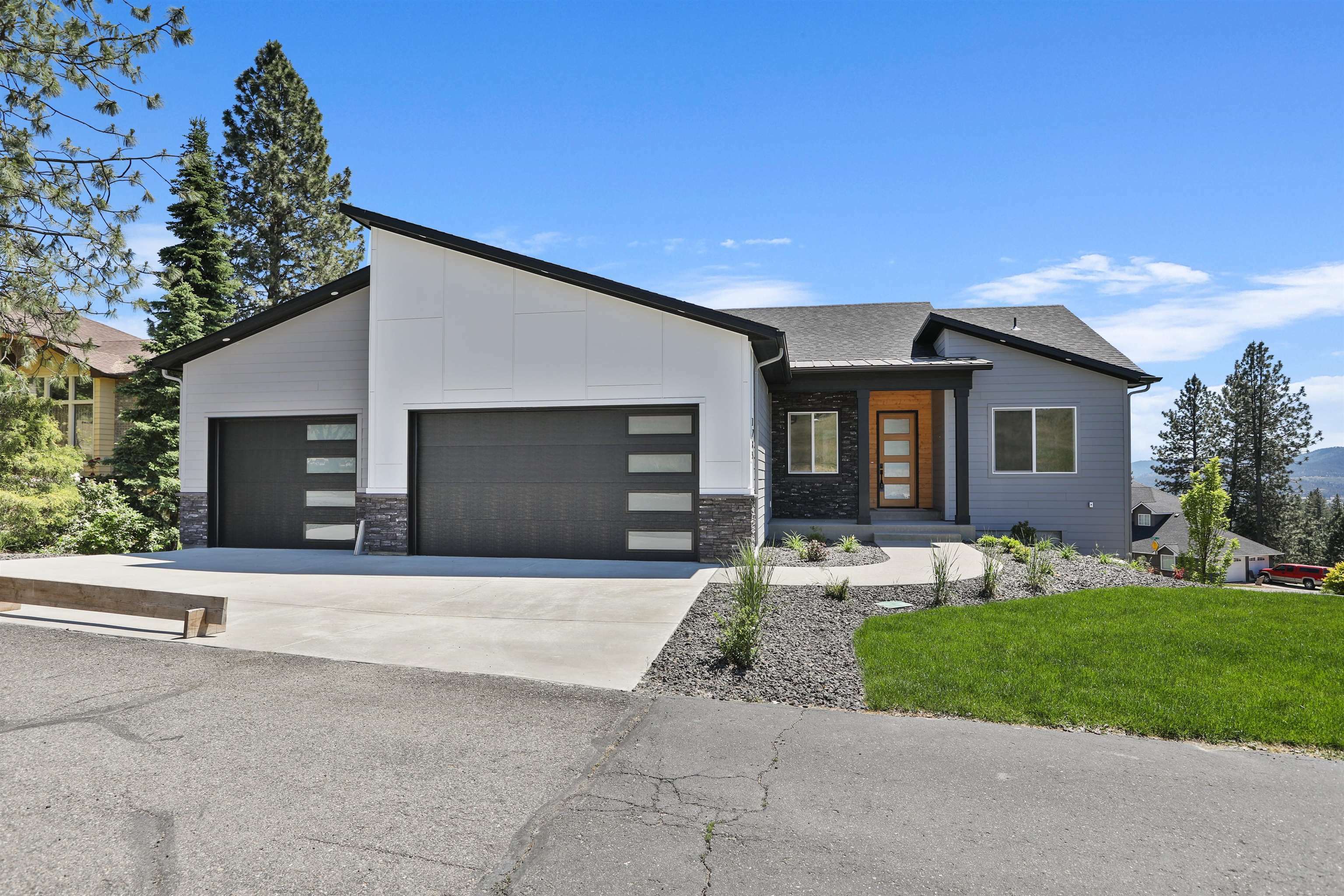 Property Photo: 7285 E Columbia Dr WA 99212