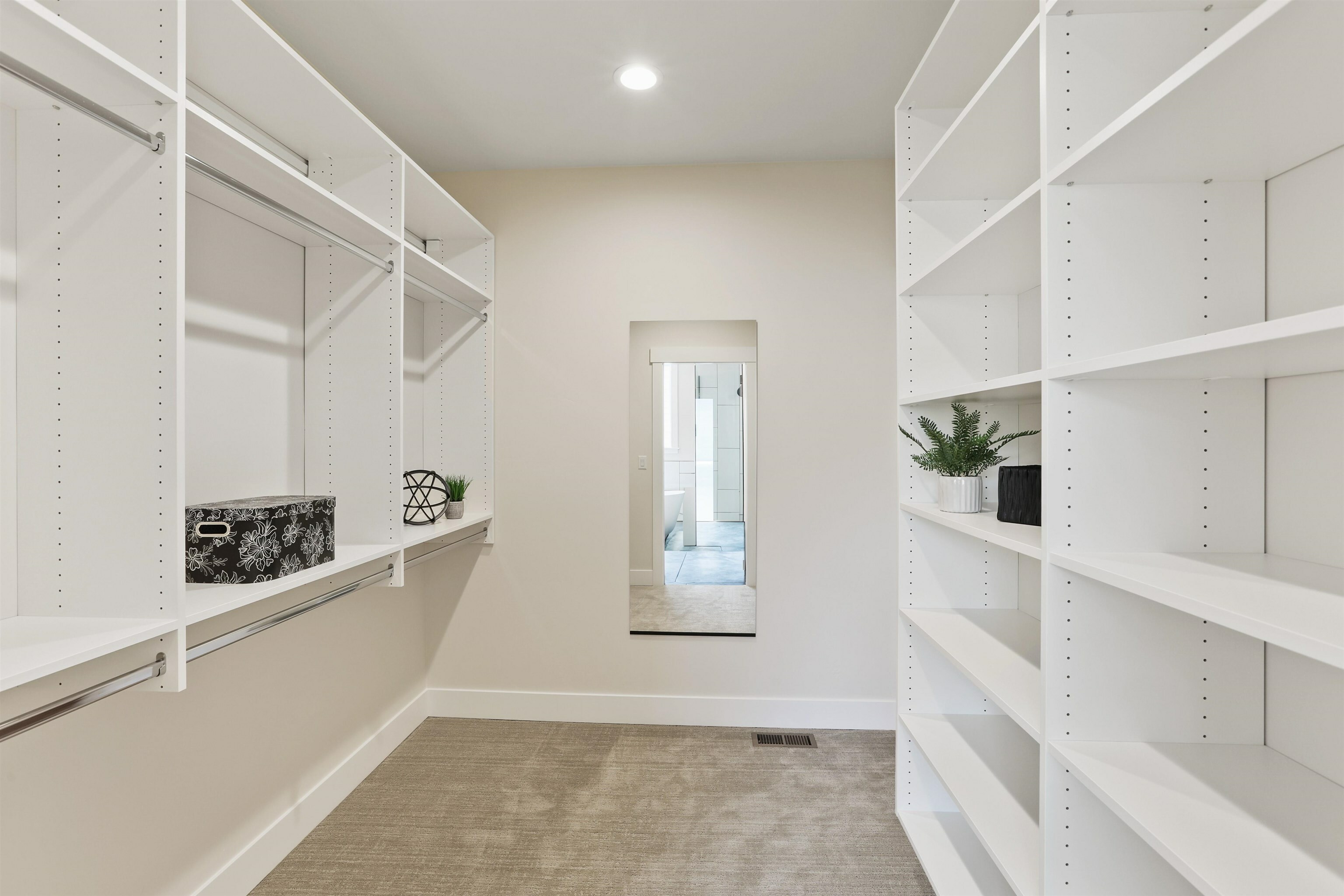 Property Photo: 7285 E Columbia Dr WA 99212