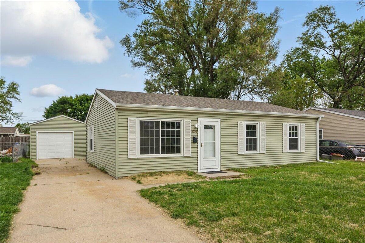 Property Photo: 1006 Hiatt Street IA 51510