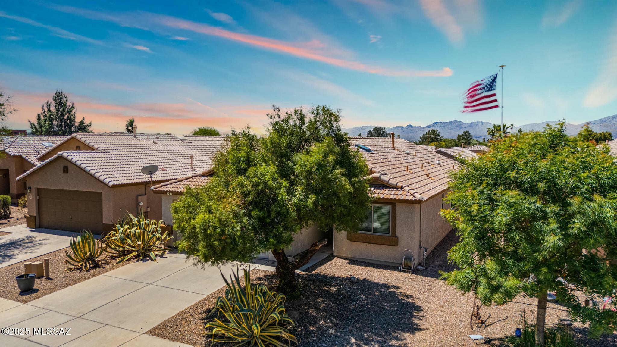 Property Photo: 2851 W Medallion Drive AZ 85741