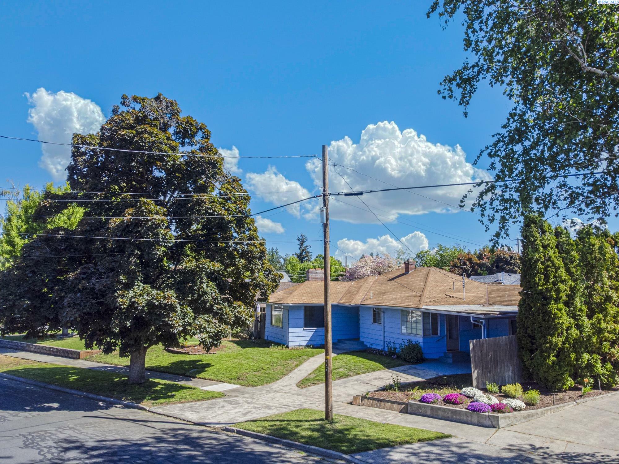 Property Photo: 1015 Catherine St WA 99362