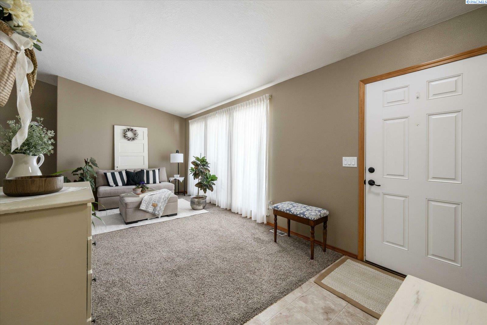 Property Photo: 8415 Queensbury Dr WA 99301