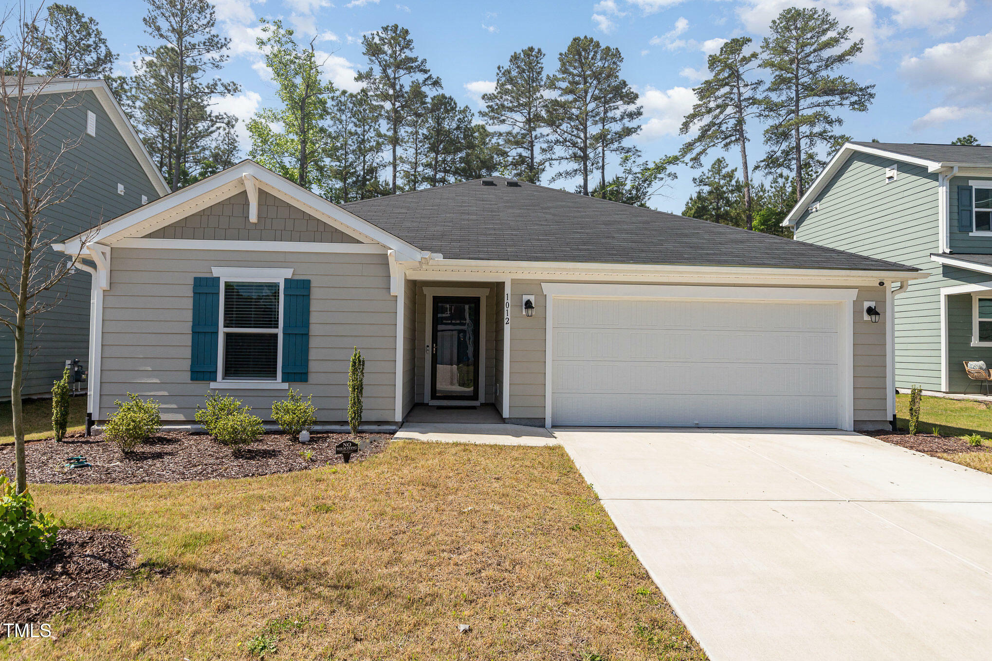 Property Photo:  1012 Ringhill Bluff Drive  NC 27704 