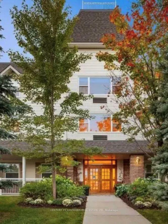 Property Photo: 450 Yonge Street 104 ON L4N 4E2