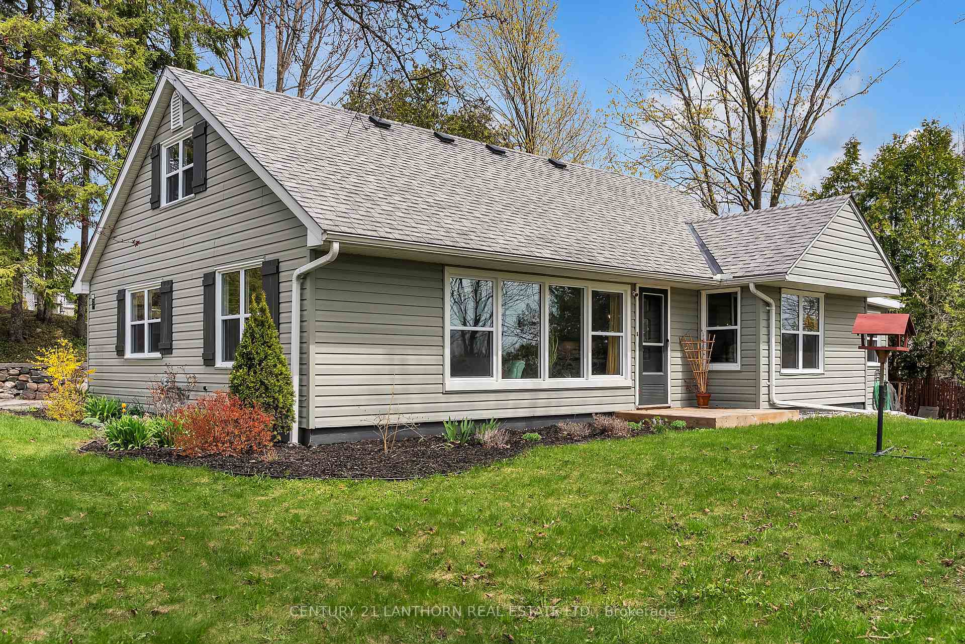 Property Photo: 93 Young Street ON K0K 1H0