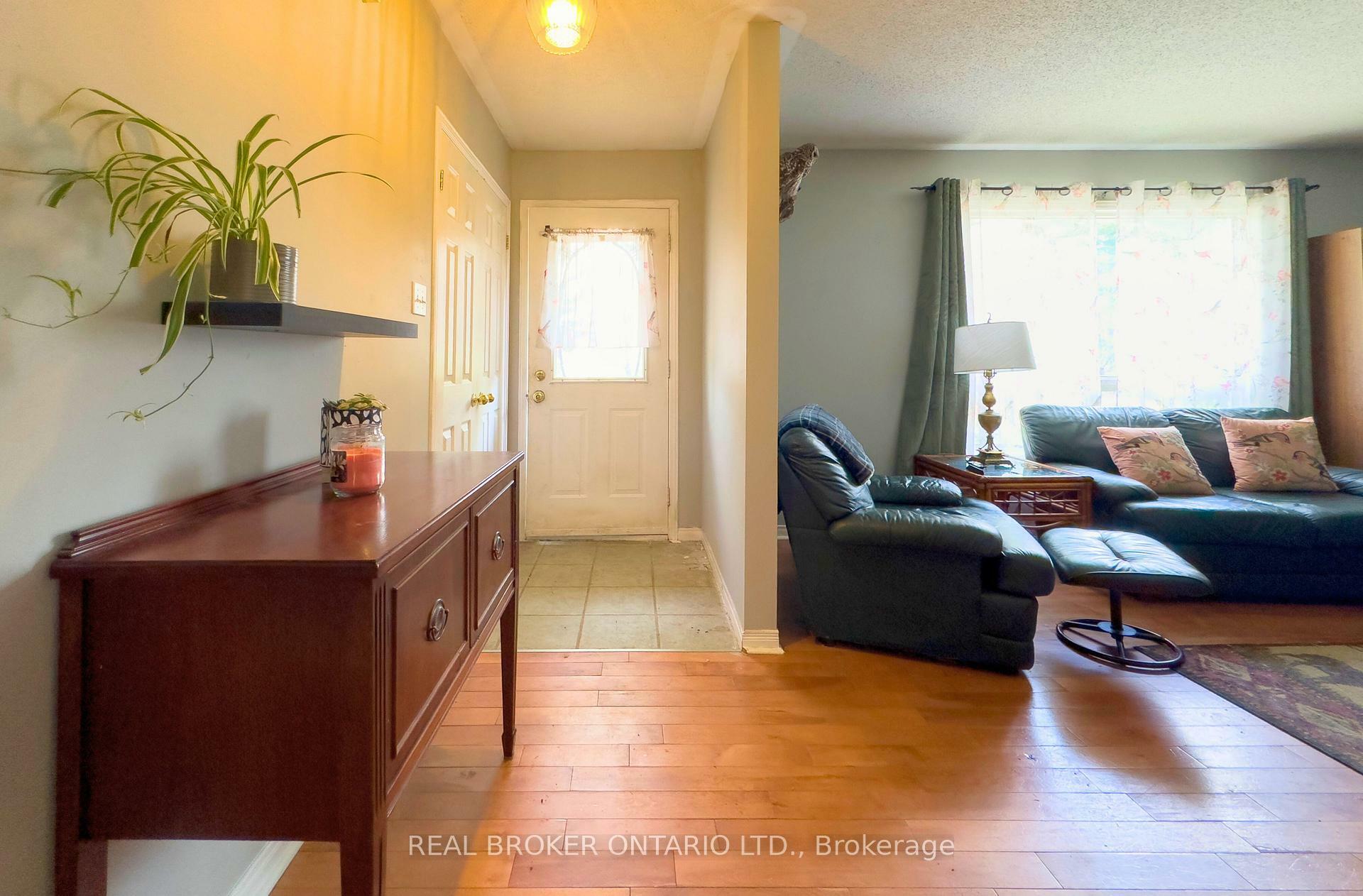 Property Photo: 30 Kingfisher Crescent ON K0G 1J0