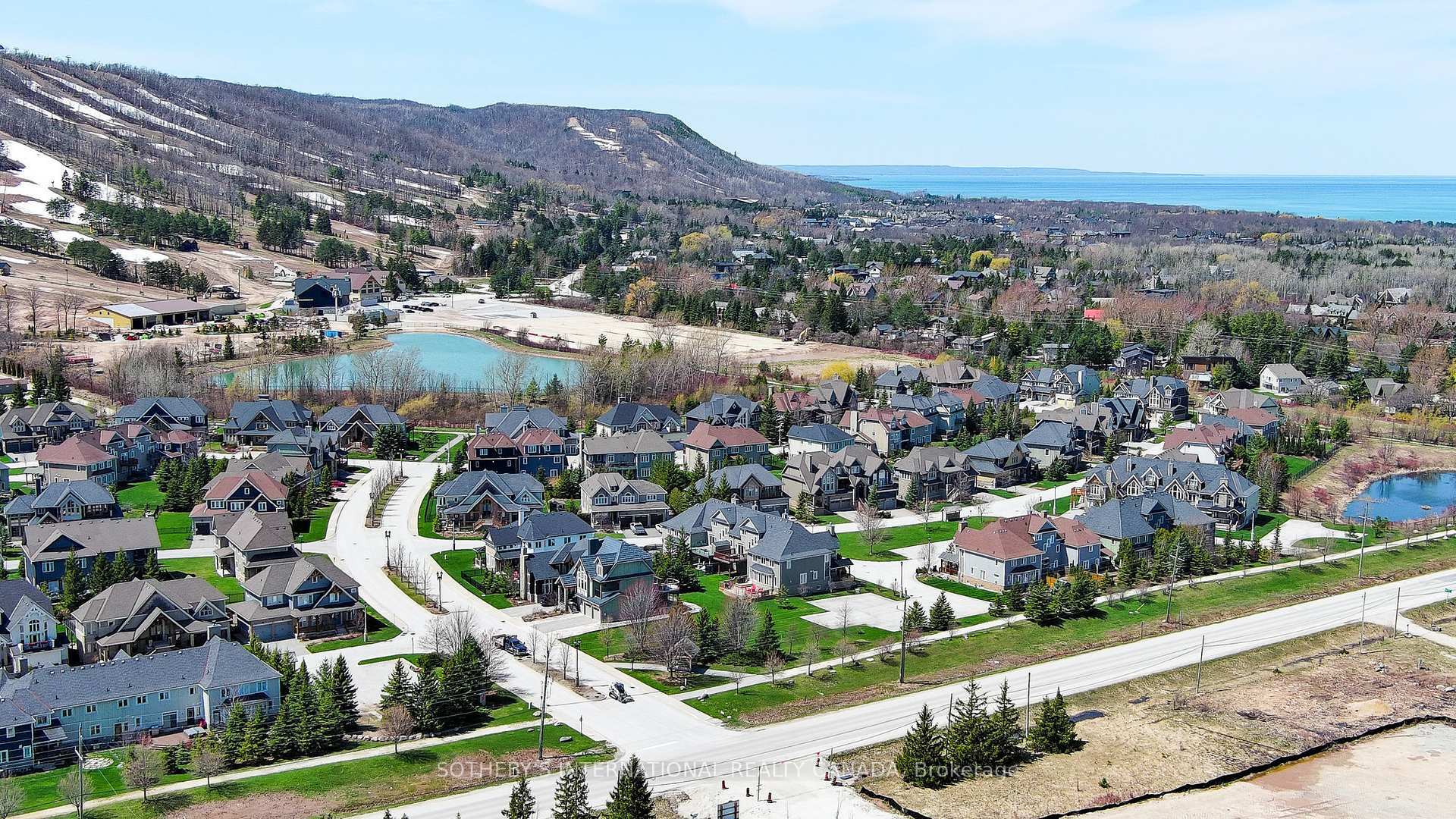 Property Photo: 101 Millennium Way E ON L9Y 0V1