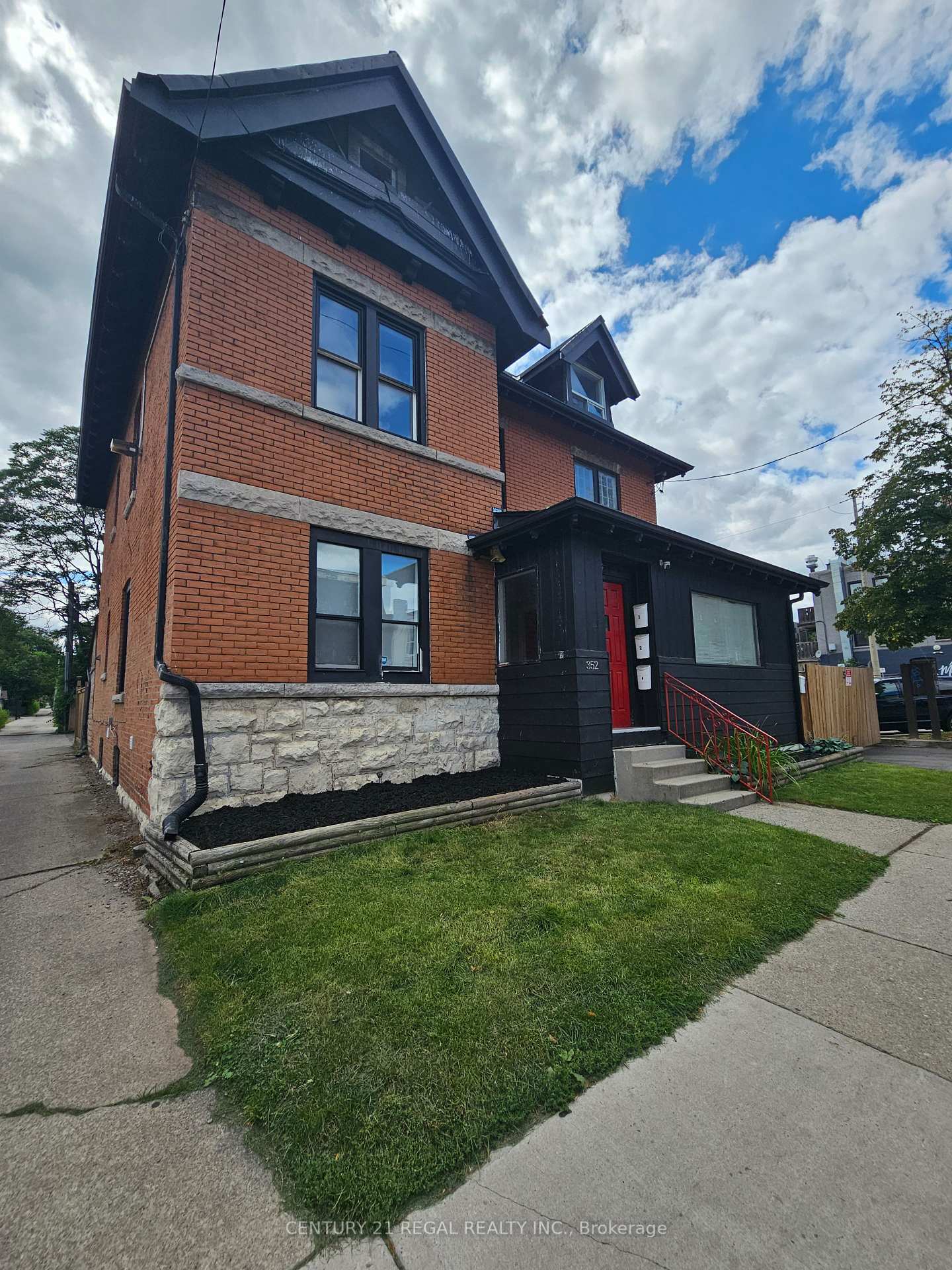 Property Photo: 352 Barton Street E 2 ON L8L 2X9