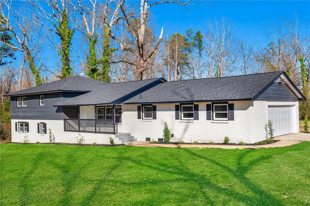 Property Photo: 110 Cleveland Road SC 29626